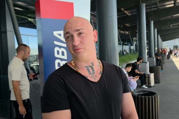 "SVE SE MENJA, BIĆEMO U ODVOJENIM ZGRADAMA" Desingerica o Pinkovim Zvezdama, uslovima i Eliti 10 - Otkrio šta je rekao Željku Mitroviću (VIDEO)