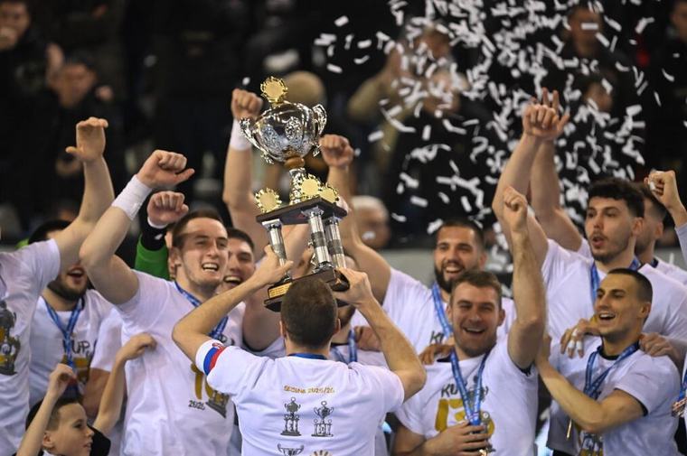 PARTIZAN POKORIO BOR: Crno-beli drugi put zaredom osvojili Superkup Srbije