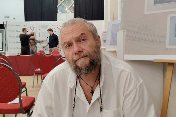 "Svašta objavljuje na mrežama, REKAO SAM JOJ DA RADI ŠTA HOĆE" Marko Kon iskreno o braku sa Milicom i novoj seriji na RTS: "To je stvar koja me trenutno obuzima" (VIDEO)