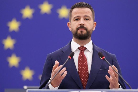 "BOG NEKA IM PODARI SNAGU!" Oglasio se Jakov Milatović nakon trostrukog ubistva u Danilovgradu: "Nijedna reč ne može da ublaži gubitak"
