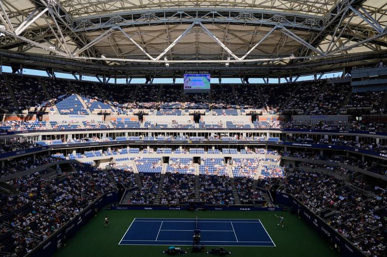 US open puca sebi u noge: Ne idu farmerke uz crveni tepih