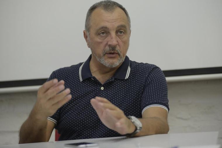 RATOBORNE PORUKE BIVŠEG GRADONAČELNIKA NIŠA: Živković misli da je greška što blokaderi nisu krenuli na policiju!