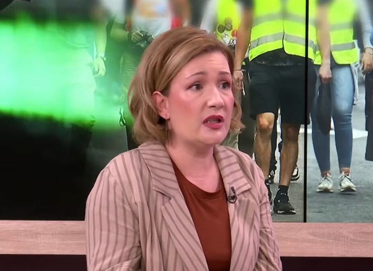 "VUČIĆ JE MNOGO ŽILAVIJA ZVER NEGO ŠTO SMO MISLILI, UMORNI SMO!" Jovana Gligorijević zakmečala u programu uživo, pa priznala DEBAKL BLOKADERA! (VIDEO)