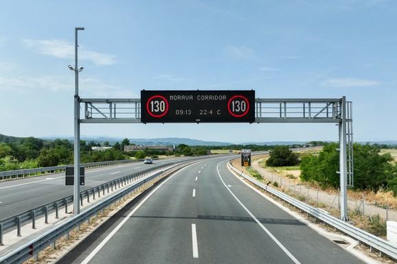 MORAVSKI KORIDOR Na prvoj "pametnoj" saobraćajnici automobili mogu da komuniciraju sa centrom upravljanja