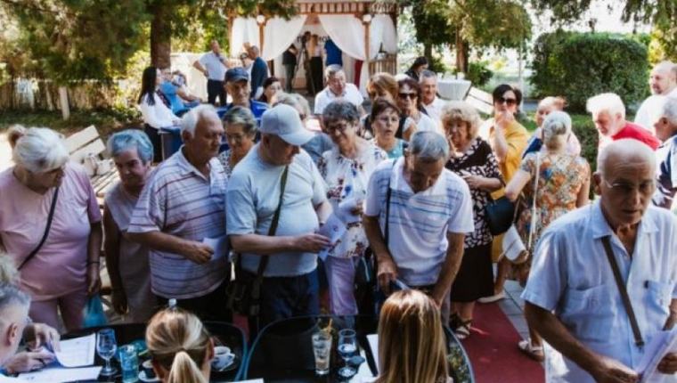 SUSRETI NA TERENU DONOSE KONKRETNA REŠENjA: To je vaš novac koji smo odgovornim poslovanjem uštedeli i sada ga vraćamo vama