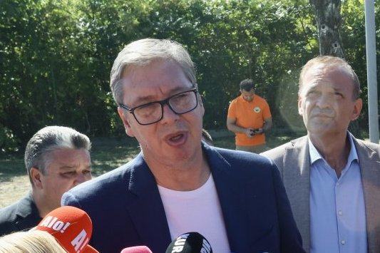 VUČIĆ NE KRIJE TUGU! Predsednik reagovao zbog CEPANJA sveska sa natpisima Ekspo; Nešto sa nama nije u redu, sa svima nama!