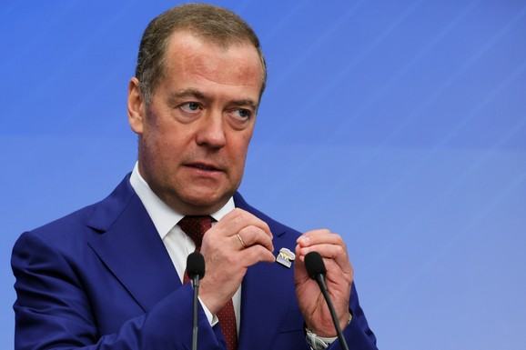 "NEONACISTI, ZABORAVILI SU REZULTATE DRUGOG SVETSKOJ RATA!" Medvedev se ponovo obrušio na NATO silu: "Nastavljaju tužan posao prethodnika"