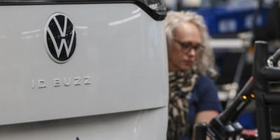 Folksvagen otpušta 100.000 ljudi, a Srbija zbog mudre politike Vučića otvara nova radna mesta!