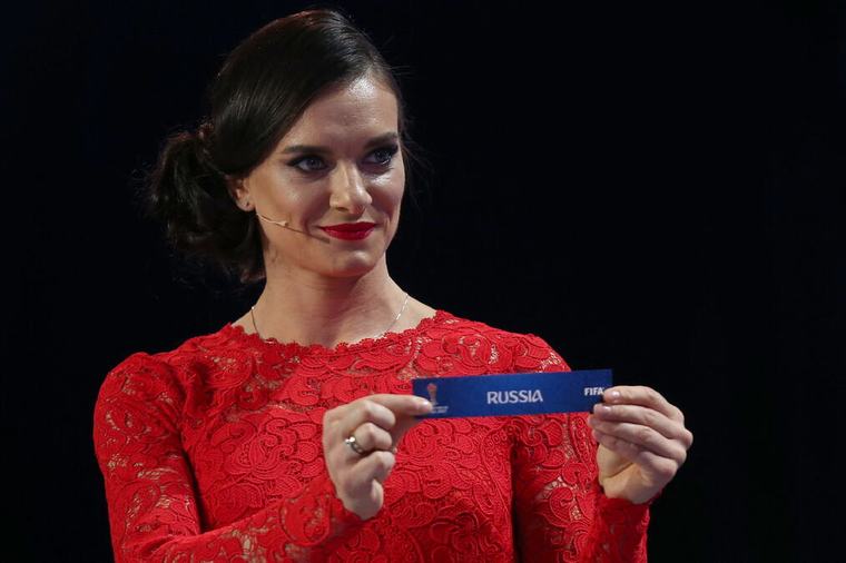 BILA JE PUTINOVA MILJENICA I ZLATNA DEVOJKA RUSIJE, A ONDA SE SVE PREOKRENULO! Jelena danas ima 44 godine – i dalje privlači sve poglede!