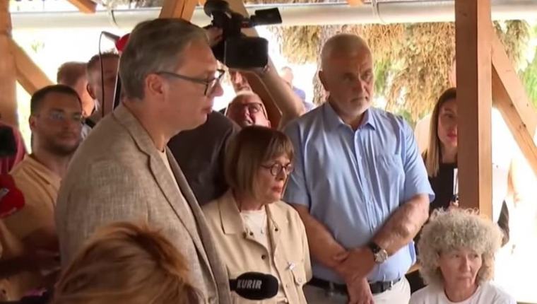 "HOĆU DA SE SVI VRATE U SRBIJU": Vučić u poseti porodici sa 11 dece u Trešnjevcu najavio velike projekte