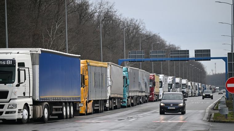 Velika promena na granici Srbije i Mađarske! Bački Breg postaje nova ruta za najteže kamione: Prelaz će raditi 24 sata dnevno
