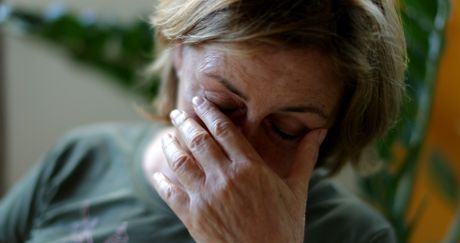 "Deci sam dala sve, a zet me je izbacio iz kuće": Majka završila proseći, a i dalje čeka njihov poziv