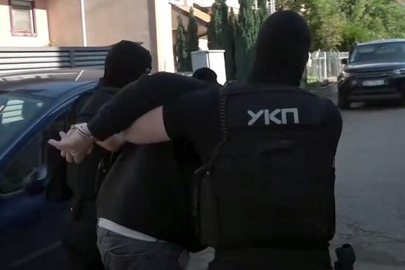 MALOLETNIK UHAPŠEN ZBOG OTMICE! Sumnja se da je sa četvoricom saučesnika oteo mladića na Novom Beogradu: Naneli mu teške telesne povrede