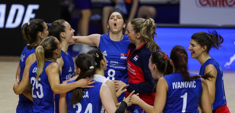 Malo jači trening: Naše devojke ubedljivo do osmog uzastopnog polufinala!