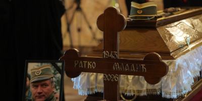 Skandal u BiH: Prekinut signal RTRS-a zbog prenošenja sahrane generala Mladića!
