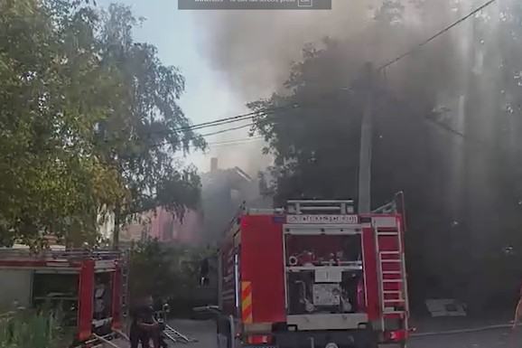 (FOTO, VIDEO) POŽAR KOD INSTITUTA U NIŠKOJ BANJI! Poznato šta gori, u toku gašenje, vatrogasci daju sve od sebe