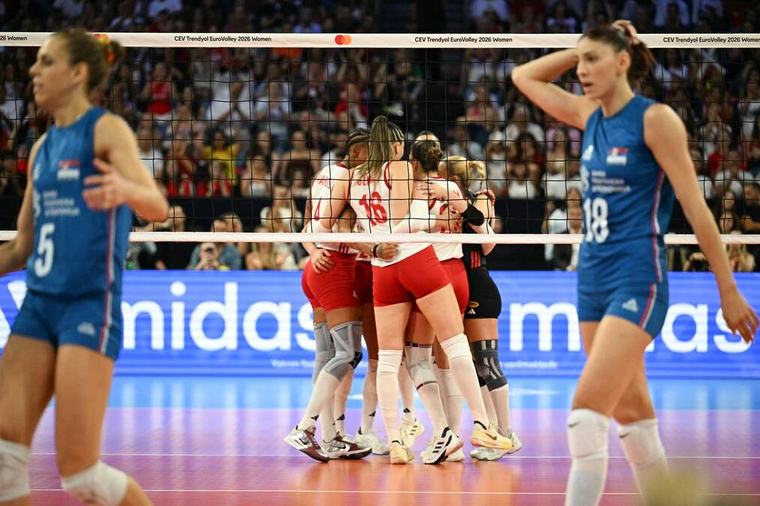 Srbija pala u polufinalu EP: Turska za sada prejaka za naše odbojkašice