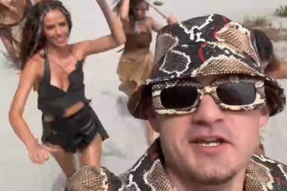 Pre dva meseca objavio pesmu zbog koje mu je u Crnoj Gori CENA NASTUPA SKOČILA SA 5.000 NA 10.000 EVRA - hit koji svi znate mu donosi ogroman novac