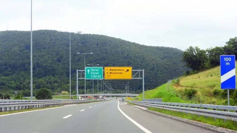 Više vozila na srpskim auto-putevima