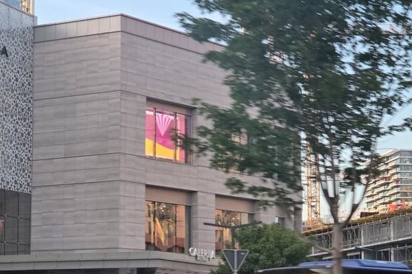 Požar u TC Galerija: Posetioci evakuisani, vatrogasci na licu mesta