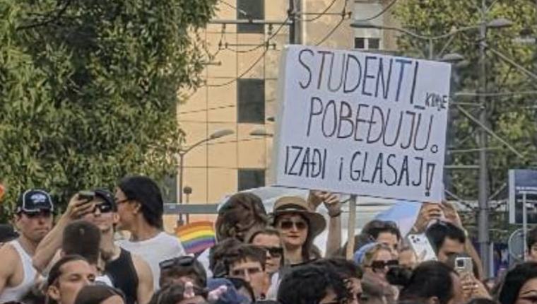 Glavni transparent na Gej paradi