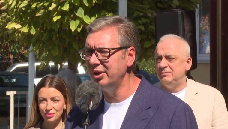 VUČIĆ NAJAVIO POVEĆANjE PLATA: Evo koji sektor je prvi na listi