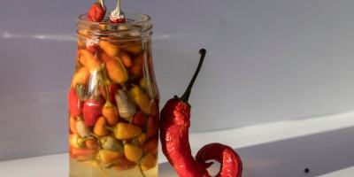 Kisele ljute papričice: Pikantna zimnica kojoj je teško odoleti