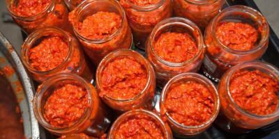 Naše bake su znale tajnu za ljuti ajvar: Dodavale su jedan sastojak, a nije bila paprika