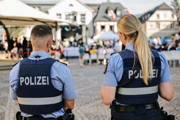 Policija u Nemačkoj odbila kandidata zbog tetovaže, evo šta mu je bilo NACRTANO I NAPISANO NA TELU