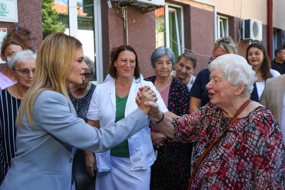 Penzionerima u septembru do 41.000 dinara pomoći: Dodatnih 6.000 dinara stiže bez prijave! Oglasilo se i Ministarstvo rada
