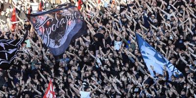 Baklje, pesma i uvrede! Navijači Partizana krenuli na 180. večiti derbi (VIDEO)