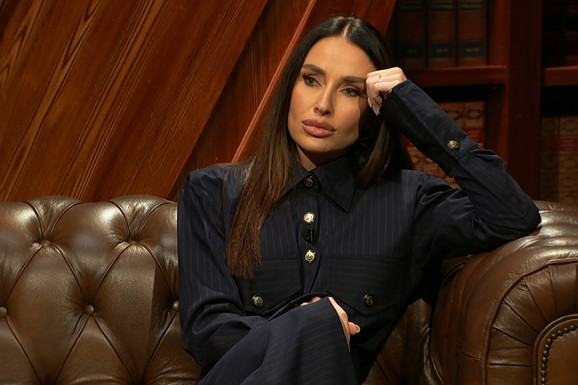 "IZA FASADE KOJU SAM NOSILA KRILA SAM TUGU" Katarina Živković o putu do majčinstva, bolnom gubitku oca i izdajama koje su je DOVELE DO DNA