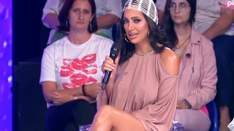 Bivši dečko rijaliti učesnice bio u vezi sa 19 GODINA STARIJOM PEVAČICOM koju smatraju najbogatijom na Balkanu - usledio krah: "Svaka priča ima svoj početak i kraj"
