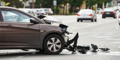 Ima poginulih i povređenih: Stravična nesreća na auto-putu, automobil se zakucao u zaštitnu ogradu i stub, na krhotine naletelo pet vozila