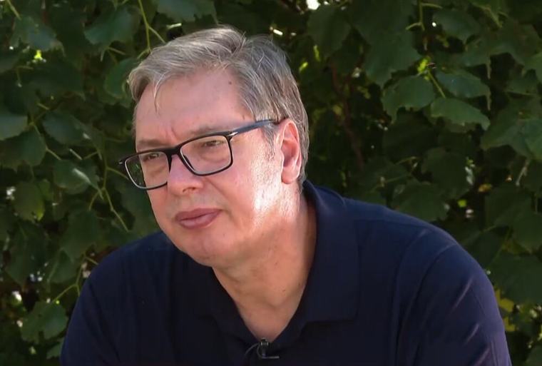 "IZNAJMIO SAM JEDNO KAMIONČE, NA NJEMU JE STO, DA RAZGOVARAM SA NARODOM" Vučić otkrio kako će izgledati kampanja - Glas za bilo koga drugog je glas za BLOKADERE