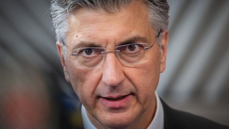 "PLENKOVIĆ ĆE DA ZAVRŠI NA OTPADU..." Hrvatski premijer u centru skandala zbog ekološke katastrofe