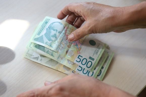 Srbija od jutros pretražuje samo jedno: Usijali se računari i telefoni, na Guglu se traži ovo