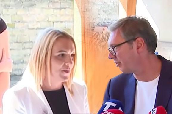 (VIDEO) "NEMAŠ PAMETNIJA POSLA OD RAZGOVORA SA LJUDIMA!" Vučić prekorio predsednicu opštine Odžaci: "Nemoj da mi kažu da nećeš da ih primiš"