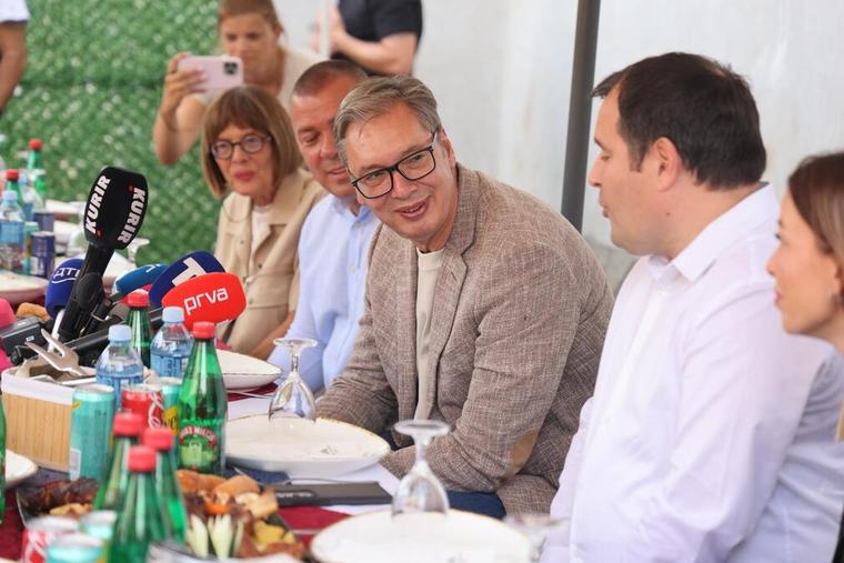 PREDSEDNIK NASTAVLJA OBILAZAK SRBIJE Vučić sutra u severnobačkom okrugu