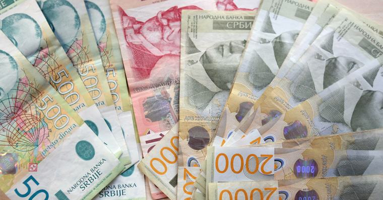 Stiže važna vest za zaposlene i penzionere: Poznato kada će biti objavljeno povećanje plata i penzija