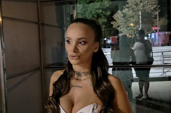 "BRAKOVI BI PADALI KAD BIH VAM POKAZALA INSTAGRAM" Teodora Delić o udvaračima i pevačkoj karijeri: "Dobila sam ponude za beogradske klubove" (Video)