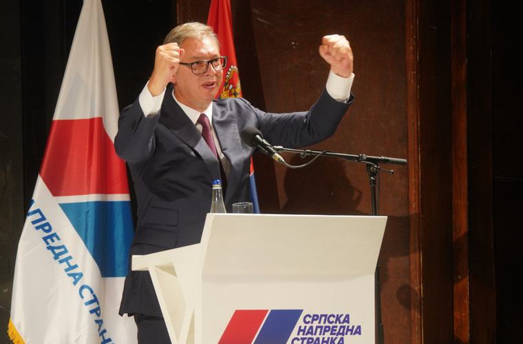 SNS kandidovao Vučića za premijera Srbije; Vučić: "Ovo je ogromna čast"; Orilo se "Aco, Srbine" i "pobeda"