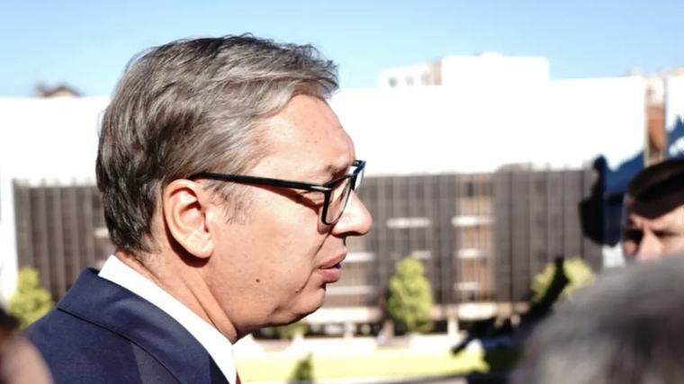 Vučić obišao radove na izgradnji porodilišta u Nišu