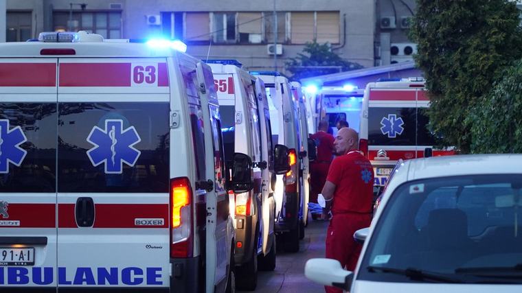 BURNA NOĆ U BEOGRADU Mladić (21) teško povređen u nesreći na Voždovcu, a evo zbog čega lekari Hitne pomoći NISU IMALI MIRA do jutra