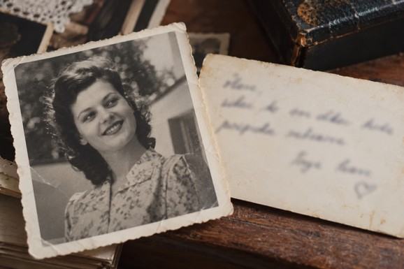 "Irena, ako si živa, javi se!" Nakon više od 60 godina na Fejsbuku potražio ljubav iz mladosti - nije ni slutio kakav će odgovor dobiti: "Da ste barem..." (FOTO)