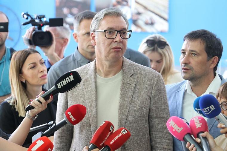 PREDSEDNIK VUČIĆ SAOPŠTIO DA JE DOBIO ODGOVOR MARKA RUTEA! "Veoma sam zabrinut, imamo obaveštajne najave nasilja nad Srbima na KiM"