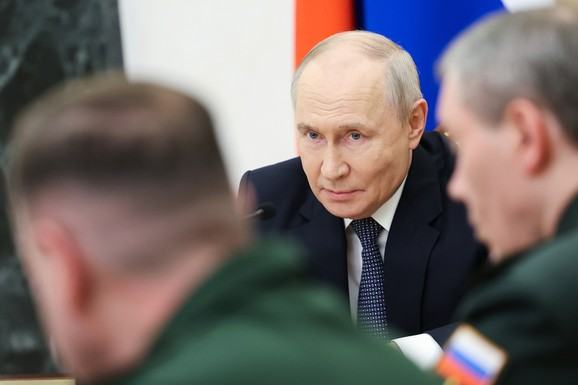 "OBESIĆE ME" Putin je upravo SATERAN U ĆOŠAK i morao je da prelomi: Odluka je pala!