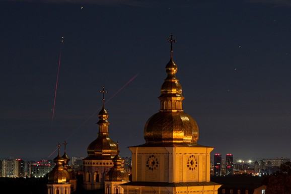 "OVDE JE JEZIVO" Rusi nisu nikad ovako napadali Kijev: Sada koriste NOVE, BRŽE DRONOVE