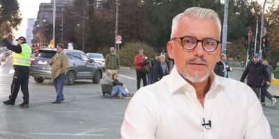 Ovo je hit! Borojević posprdao blokadere, pa do suza nasmejao pratioce: "Gde je BIA, napala me opasna igračkica iz telefona!" (VIDEO)