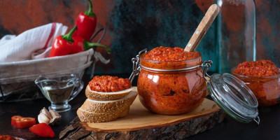 Recept za makedonski ajvar: Nestaje iz tegle za nekoliko dana, a ukus je božanstven